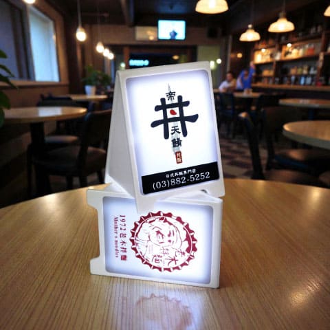 客製化三角直立式招牌燈箱